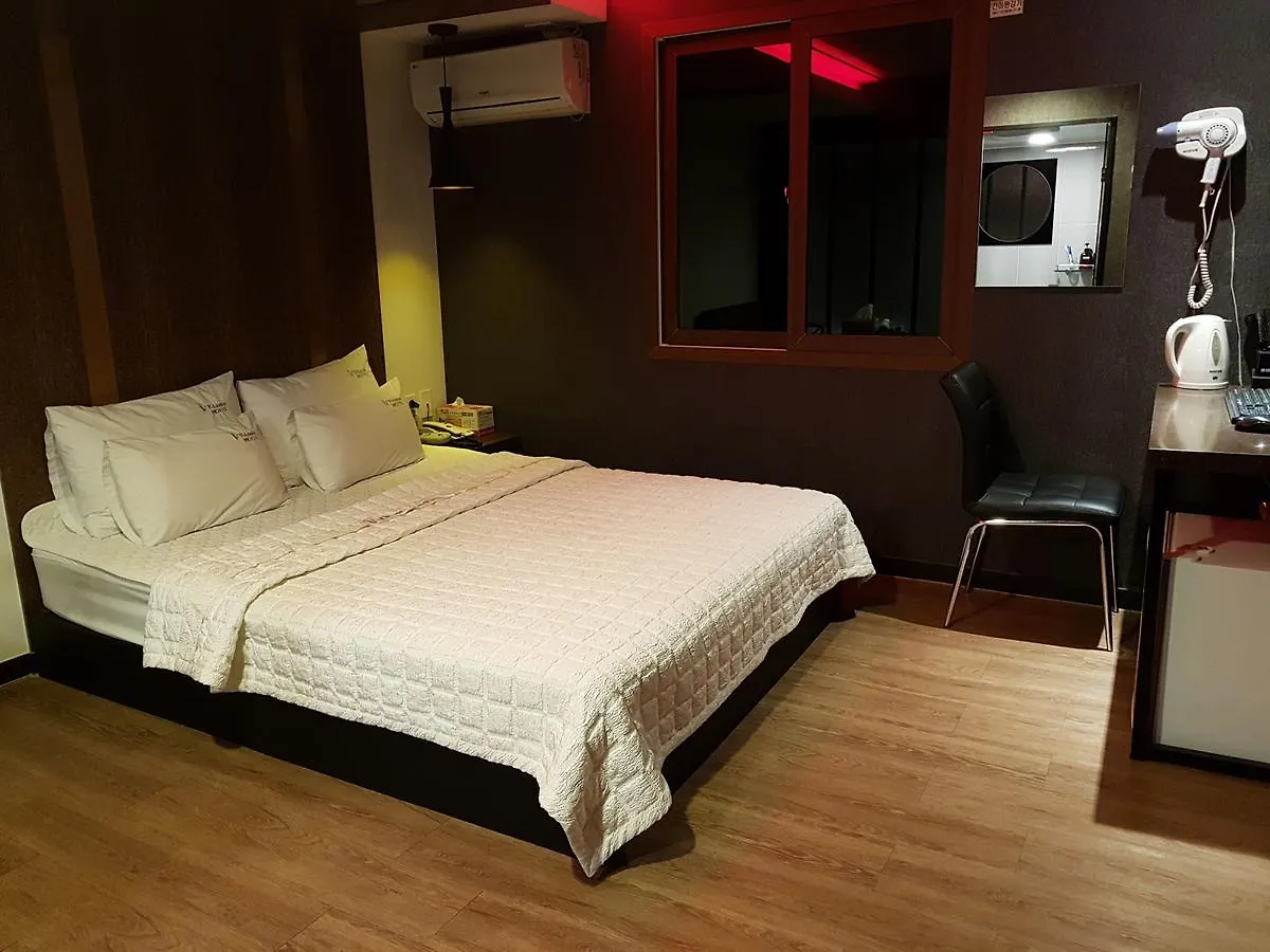 Vitamin Hotel Busan 2*,  South Korea