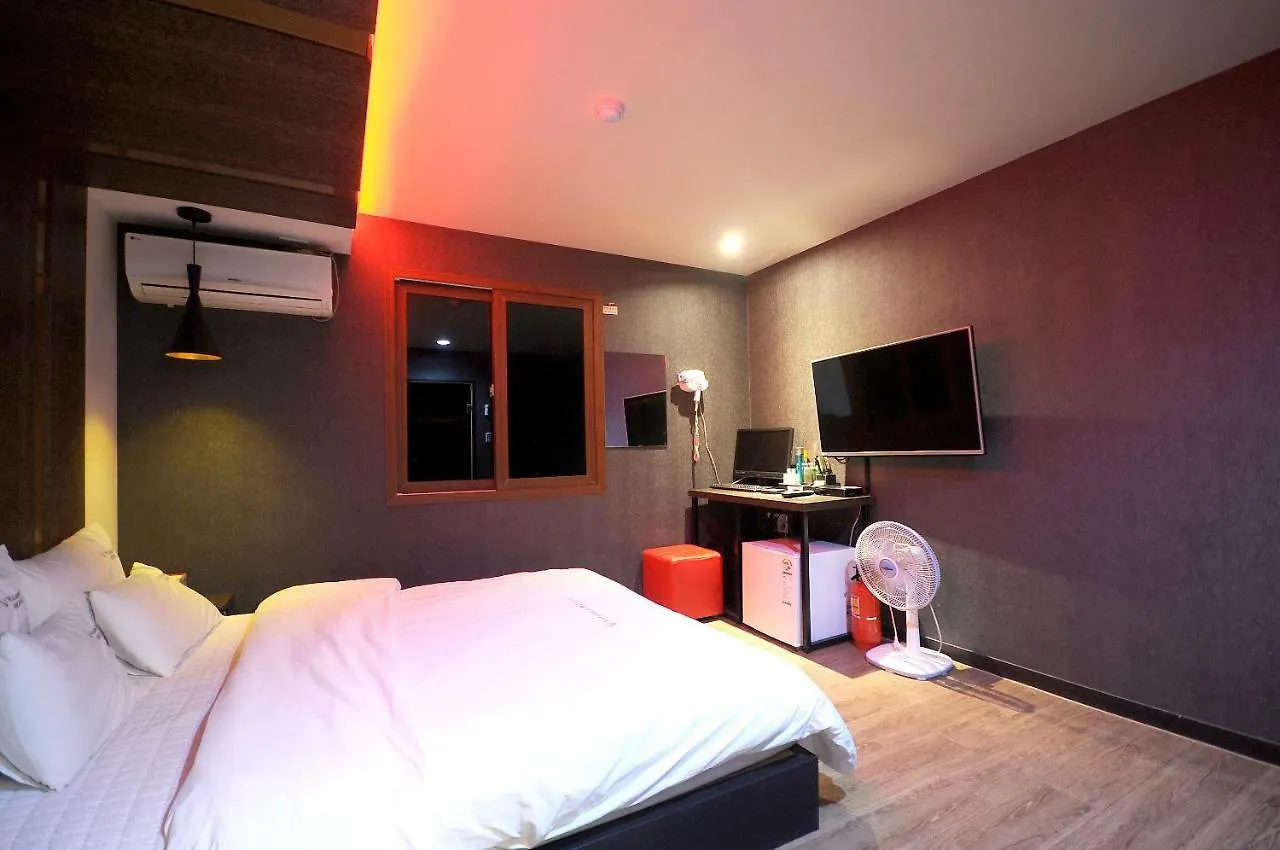Vitamin Hotel Busan